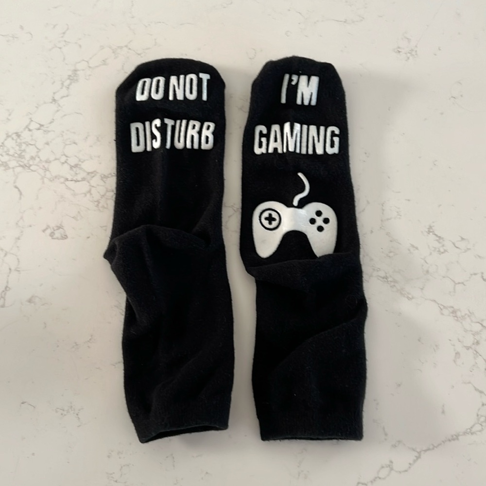 Do not disturb I’m gaming socks